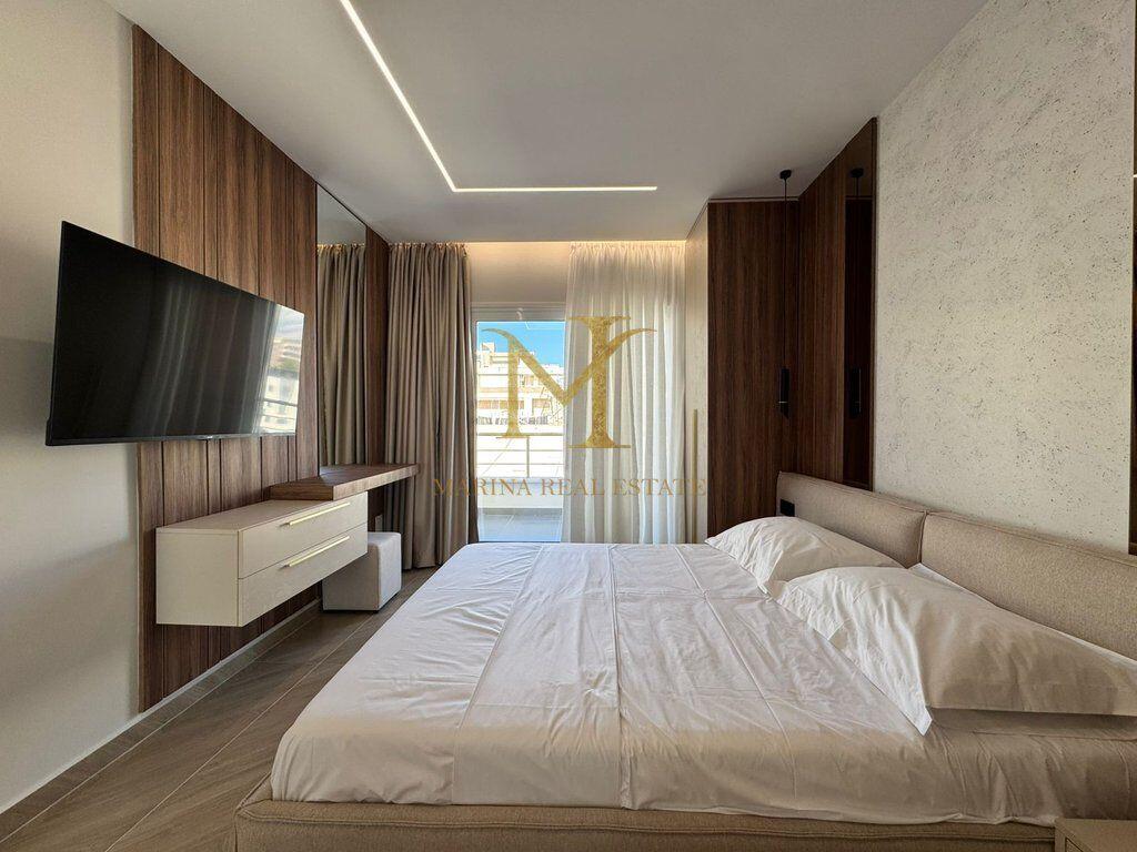 Shitet Papafingo luksoze në vijë të parë të detit, në Plazh pranë Hotel Adriatik.