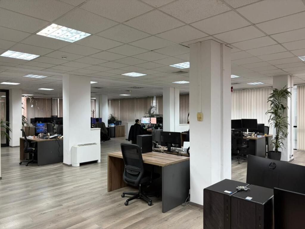 AMBIENTE PER UFFICIO IN AFFITTO IN CENTRO 330M2