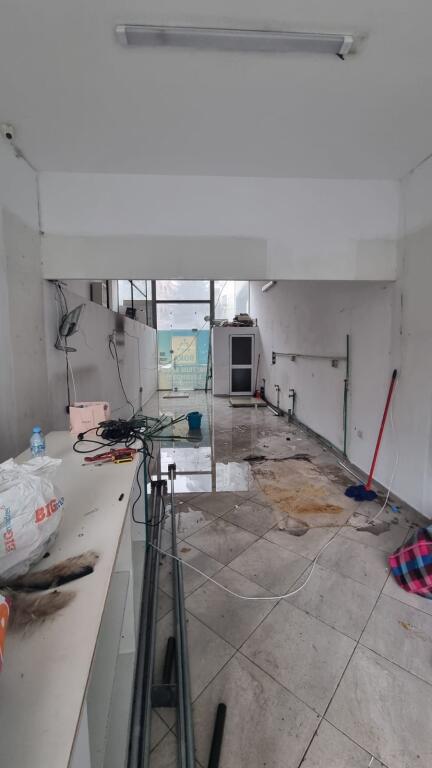 Qera, Ambient Biznesi, Rruga e Dibres, Tiranë.