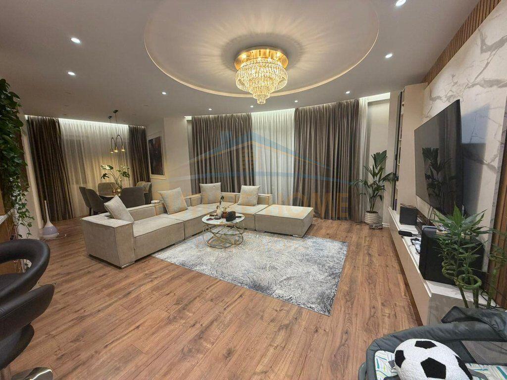 Apartament Luksoz per Shitje 3+1+2, Liqeni i Thate, Tirane