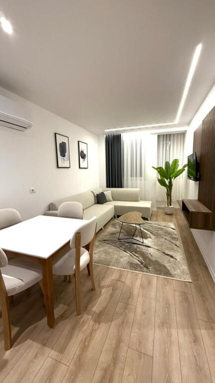 🏡 Shitet apartament 1+1 te Rruga Fortuzi prane Qendres