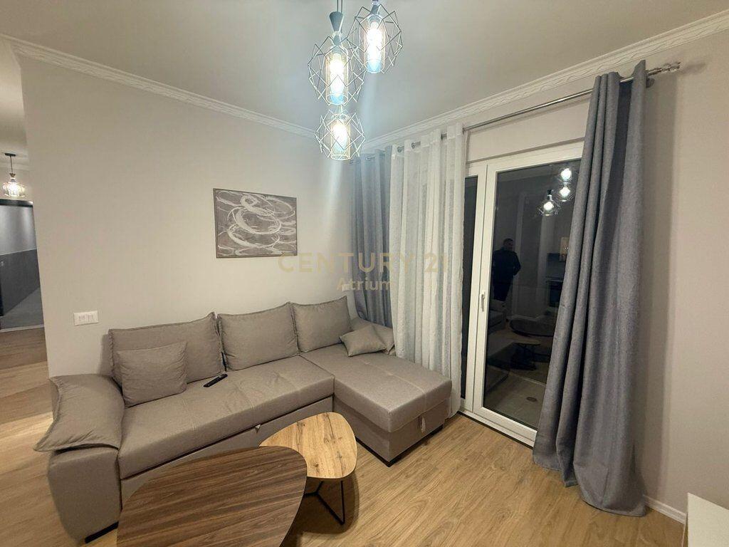 JEPET ME QERA APARTAMENT 2+1 TE KOMPLEKSI MOLLA
