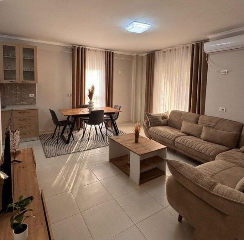 APARTAMENT 2+1 ME QERA PRANE PROKURORISE SE TIRANES!