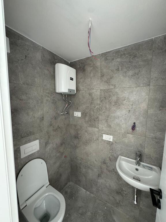 Jepet ambient biznesi me qera,në Don Bosko!