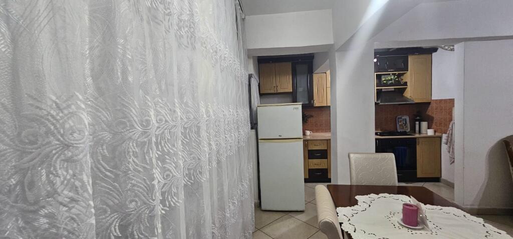 🏢 SHITET APARTAMENT 2+1 • PRANË SHKOLLËS BEDRIE BEBEZIQI • RRUGA E PORTIT