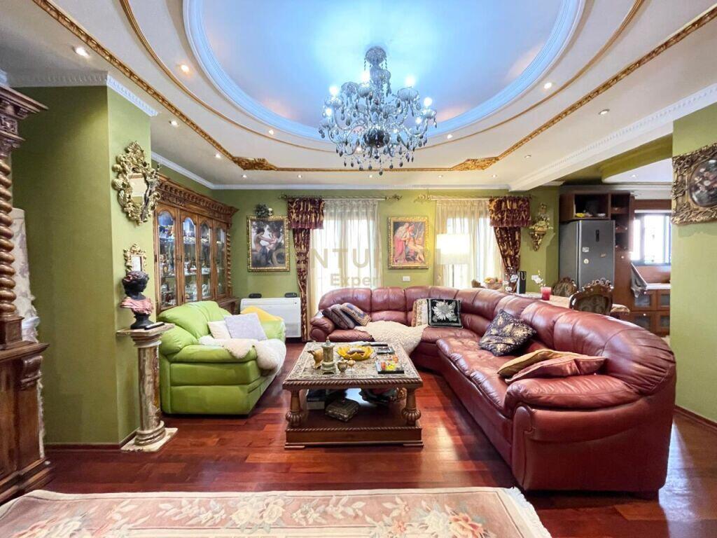 APARTAMENT LUKSOZ 3+1+2 POSTE PARKIMI PER QIRA TEK GALERIA !!