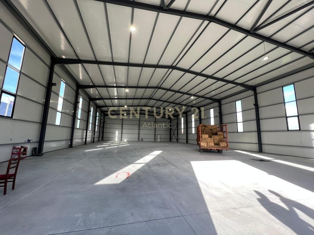 KAPANON I RI BUZE RRUGE PER QERA NE PJEZE DURRES ! 3,900 € /Muaj