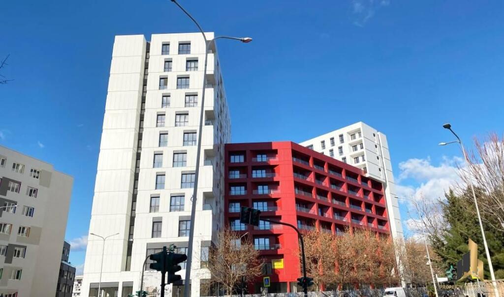 Tek Farmacia 10, Shitet Apartament 2+1 Ne Kompleks Te Ri!