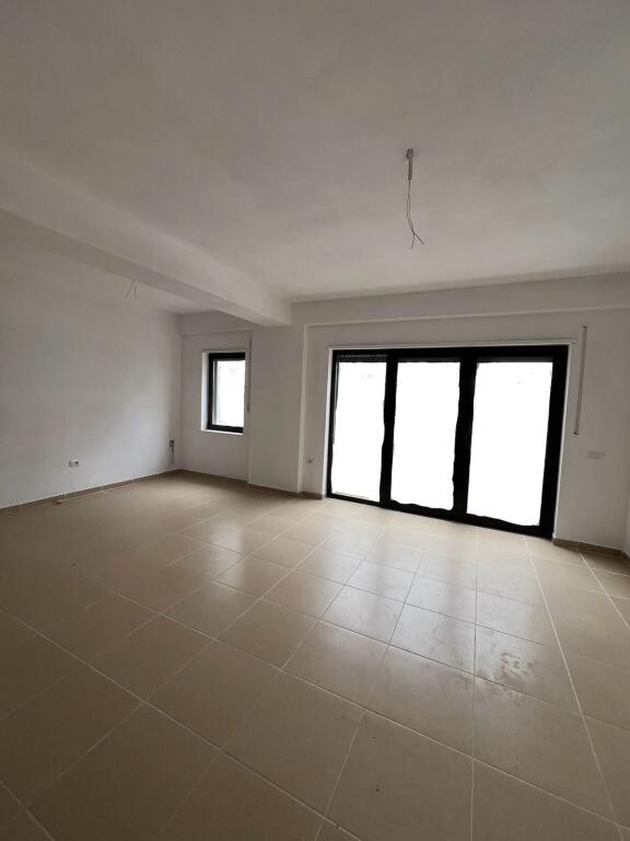 🏡 Shitet Apartament 2+1 – Kodra e Diellit 2