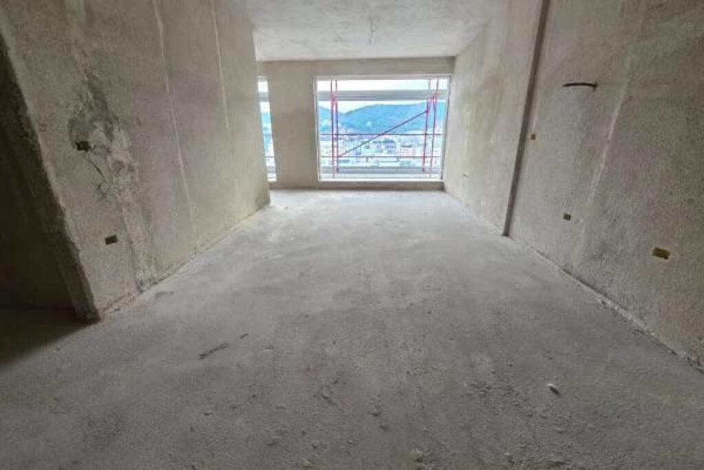 🏡 Shitet apartament 1+1 te Whitet Tower, Komuna e Parisit