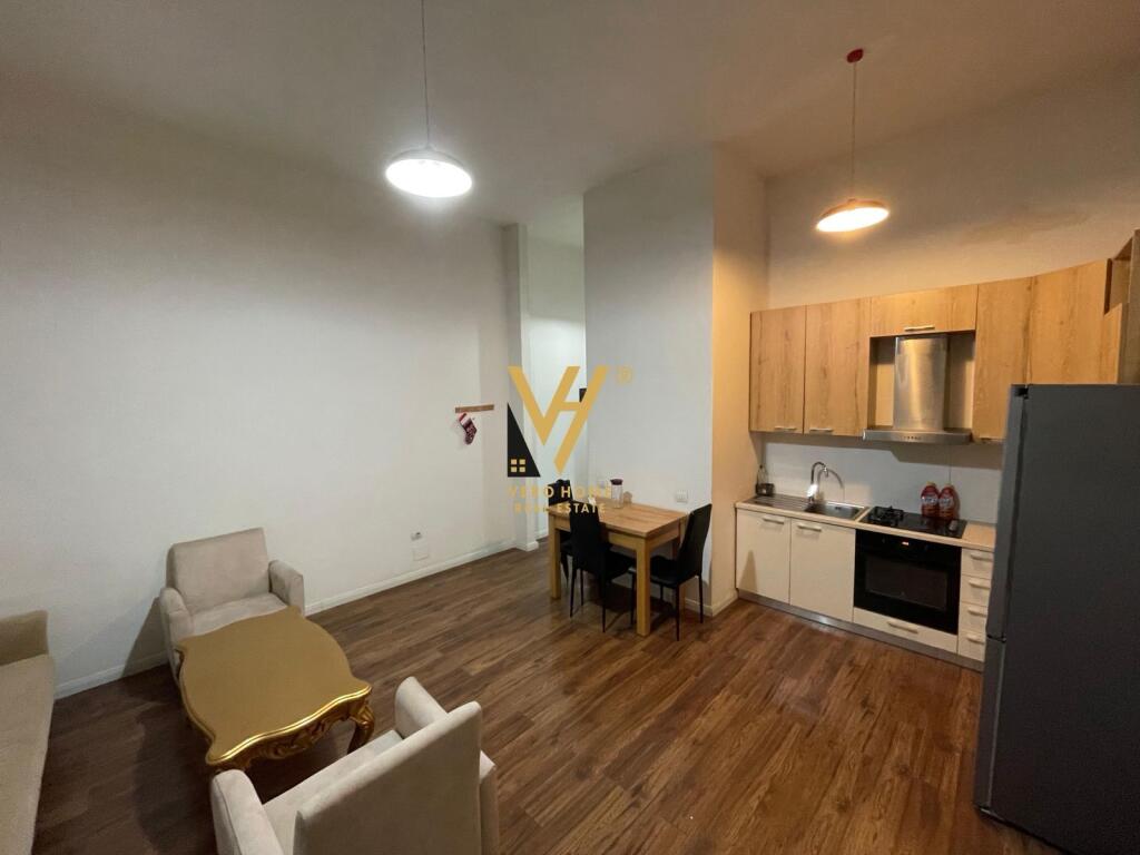 JEPET APARTAMENT 2+1+BLK ME QIRA TE ZOGU I ZI 1.000 EURO