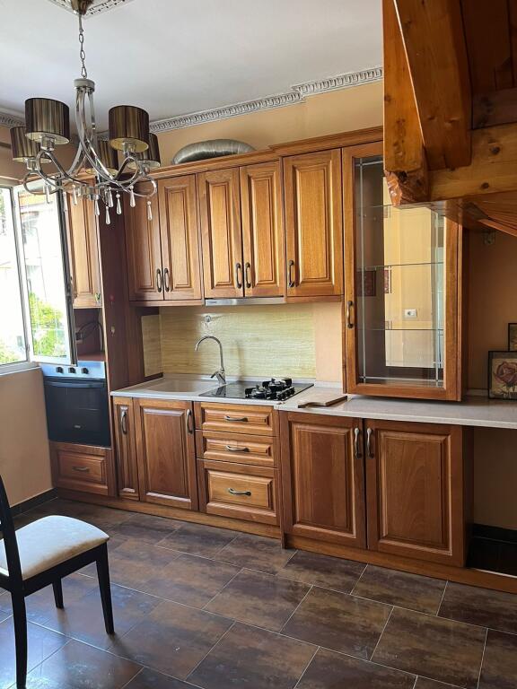 🏡 SHTËPI ME QIRA – Rruga Kristaq Kristidhi 🏠 Jepet me qira Duplex 4+1 + 2 banjo