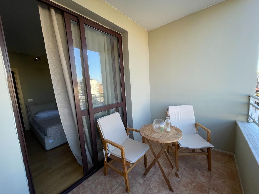 Jepet me QIRA apartament 1+1 Pasticeri Reka, Komuna e Parisit