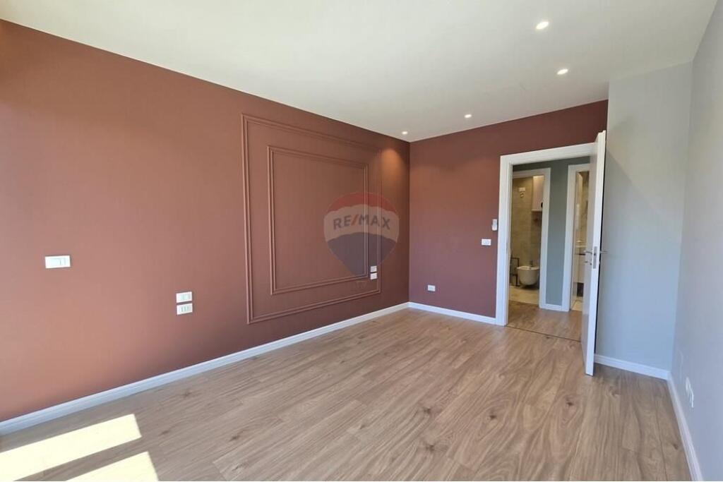 Zyre me qira tek Lake View