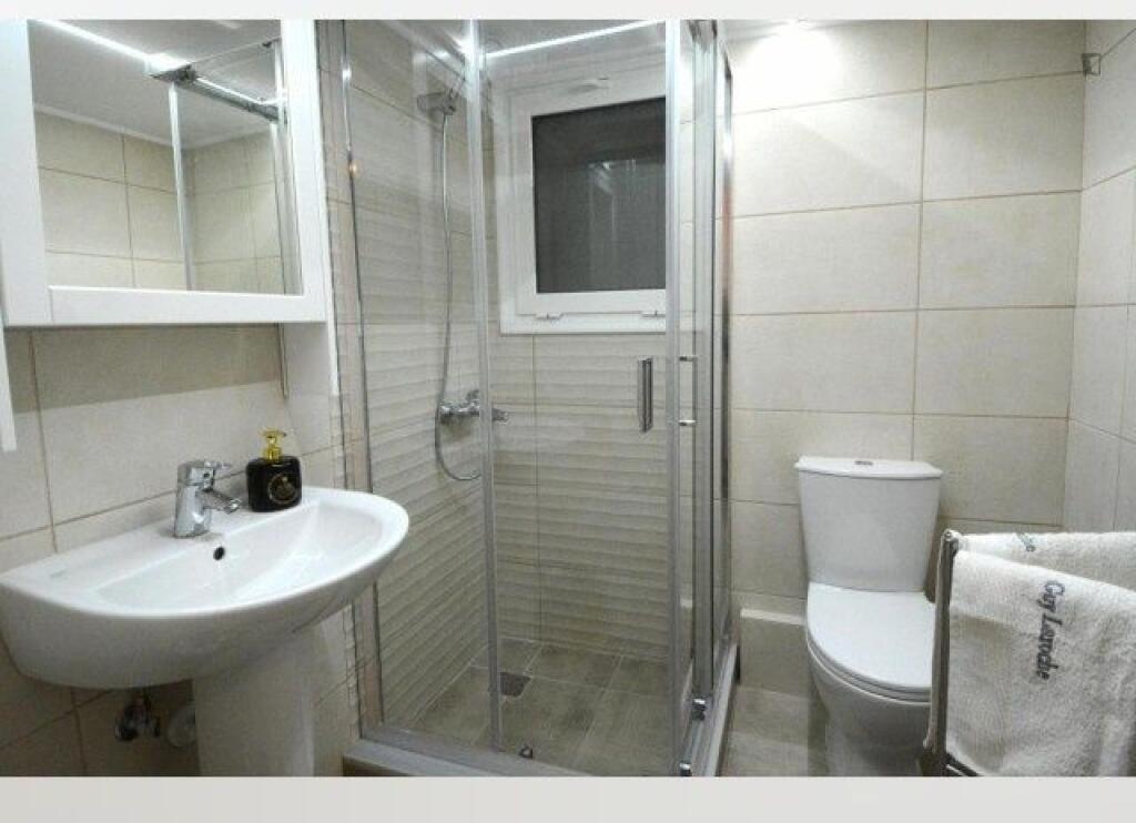 apartament Me Qera 2+1 Ne Myslym Shyr (ID B221371) Tirane