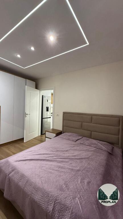 APARTAMENT 2+1 ME QERA TEK ISH FUSHA AVIACIONIT