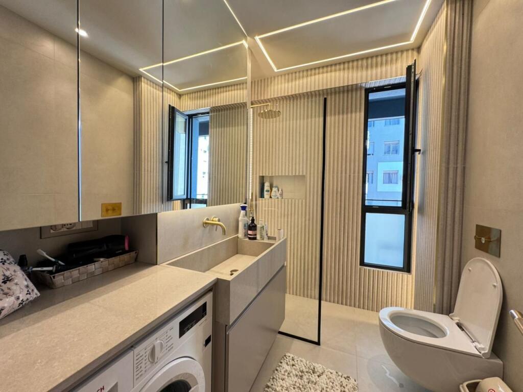 apartament  me qira , pamje totale deti  