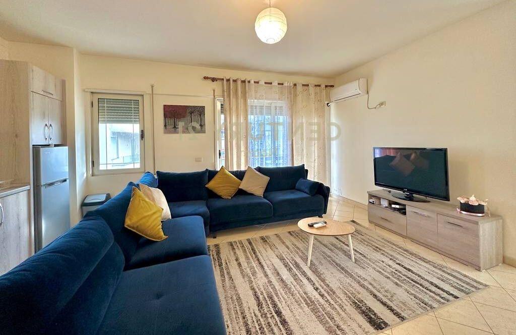 QIRA, APARTAMENT 2+1+2 ME POST PARKIMI.