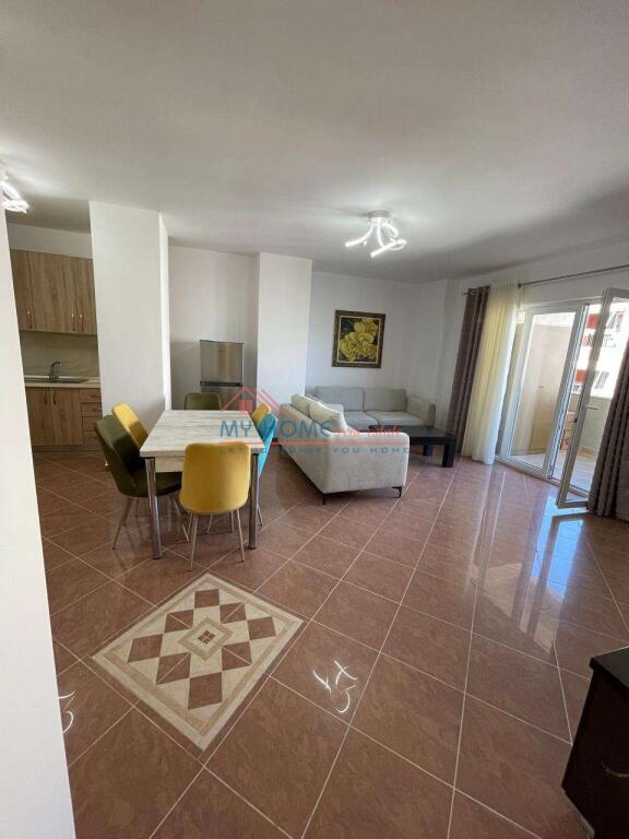 Apartament 2+1+ Verande ne Shitje ne Porcelan