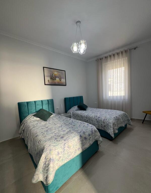📌 Jepet me qira apartament 2+1+2 – Qendër, pranë Kafe Flora