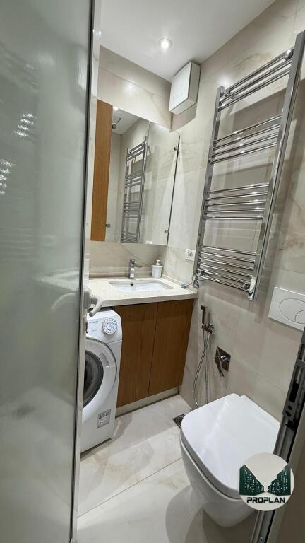 APARTAMENT 2+1 ME QERA TEK ISH FUSHA AVIACIONIT