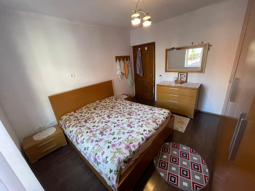 Shitet Apartament 2+1