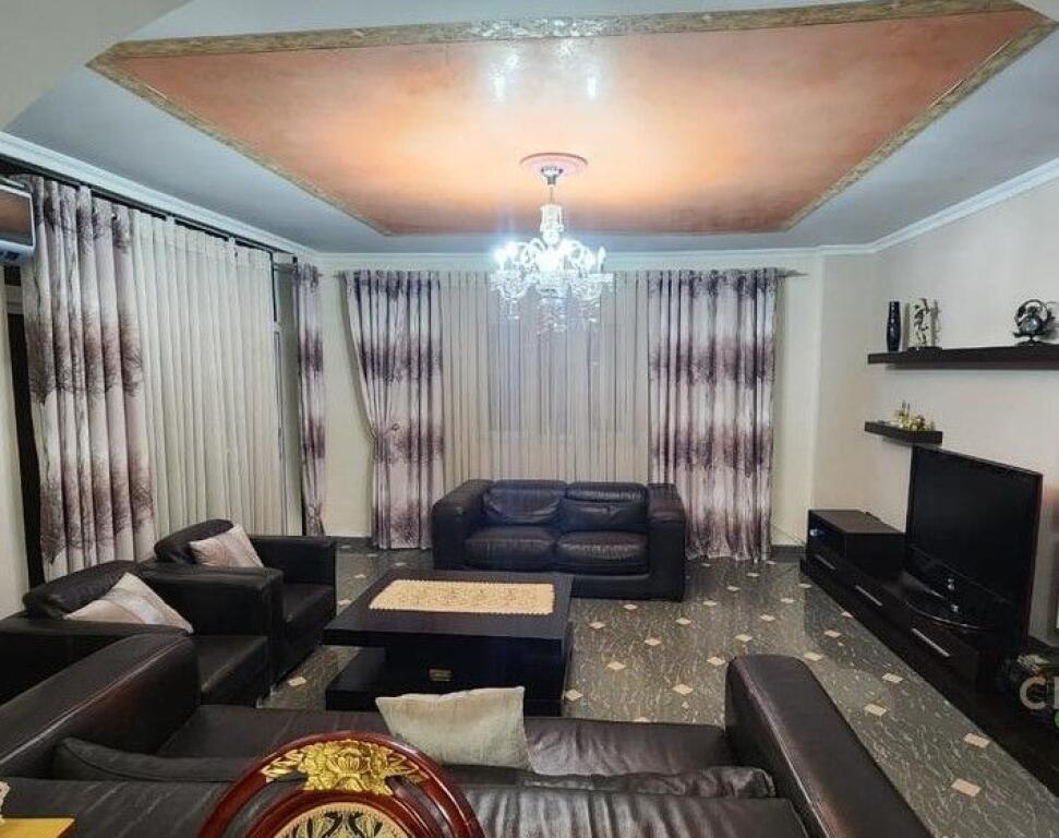 QIRA APARTAMENT 3+1 KOMUNA E PARISIT, KRISTAL CENTER!