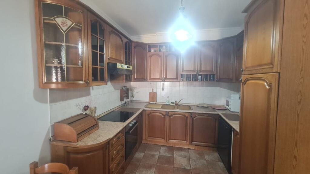 Jepet Me Qera Apartament 2+1+1 Ballkon