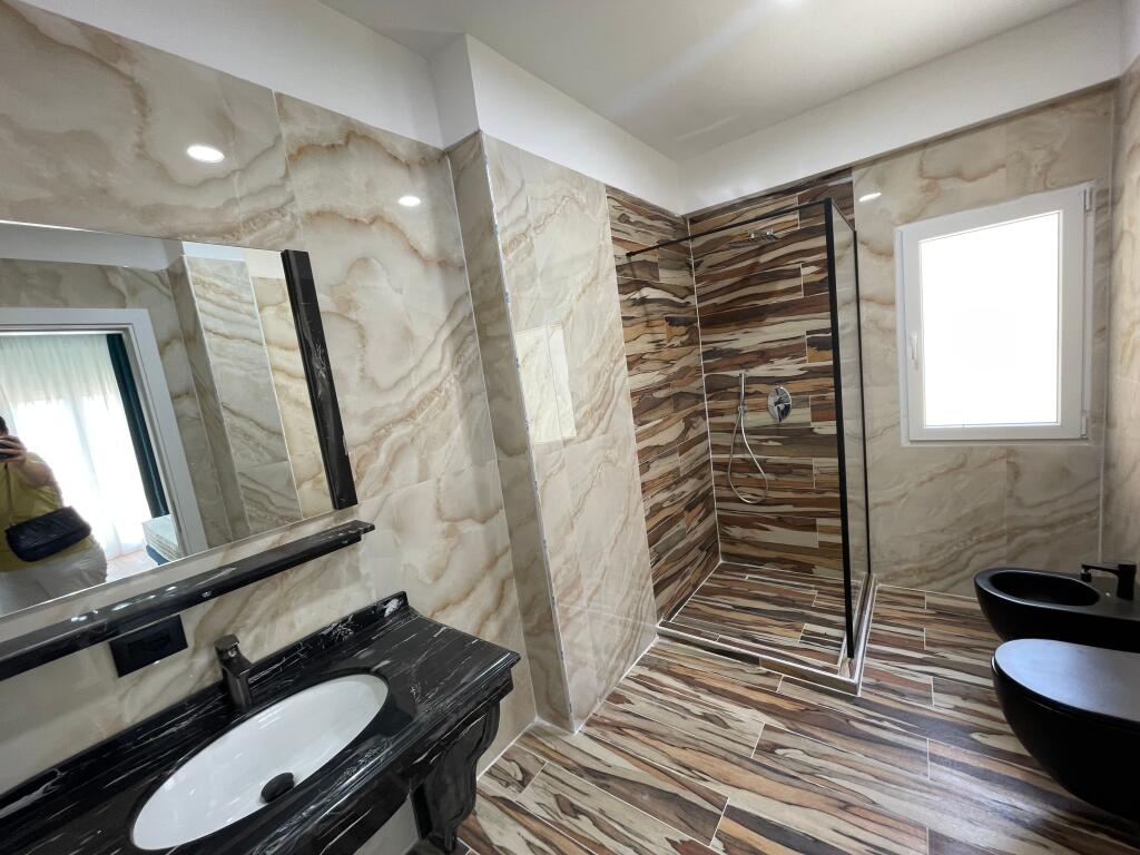 Jepet me QIRA apartament 2+1+parkim në rezidencë private, Liqeni Farkës