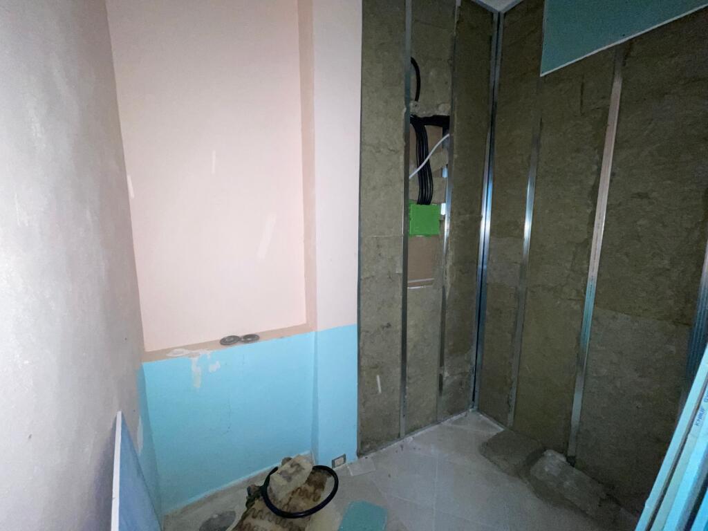 Jepet apartament me qera 1+1 400€