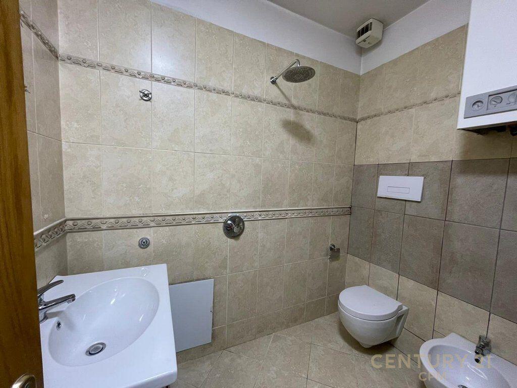 Apartament 3+1+2 Me Qira në Sheshi Skënderbej (Qendër), Rruga Barrikadave - 1300€ | 160 m² 1,300 € /Muaj