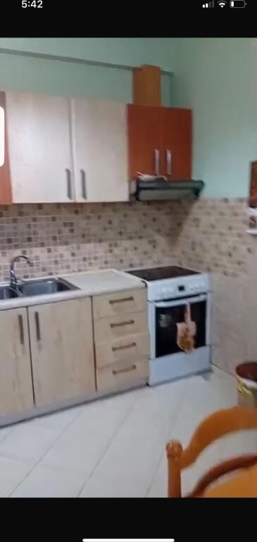 Jepet me qera  apartament 1+1ne fresk 35.000 Lekë