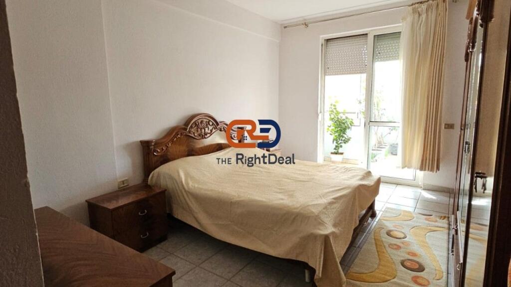 Tek Rruga Fortuzi, Jepet Me Qira Apartament 3+1+2, Me Lokacion Ideal!!!