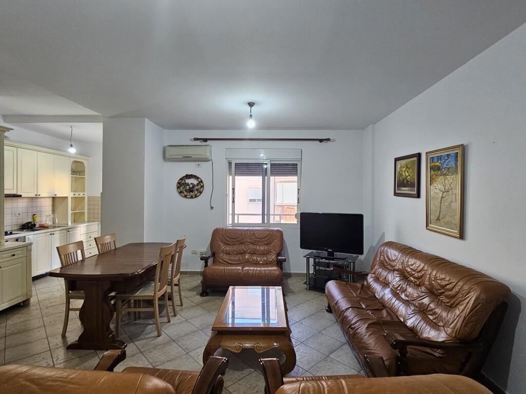 OKAZION APARTAMENT 2+1 Vlore