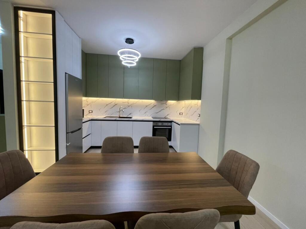 Apartament 2+1 per qira prane Hotel Radisson.