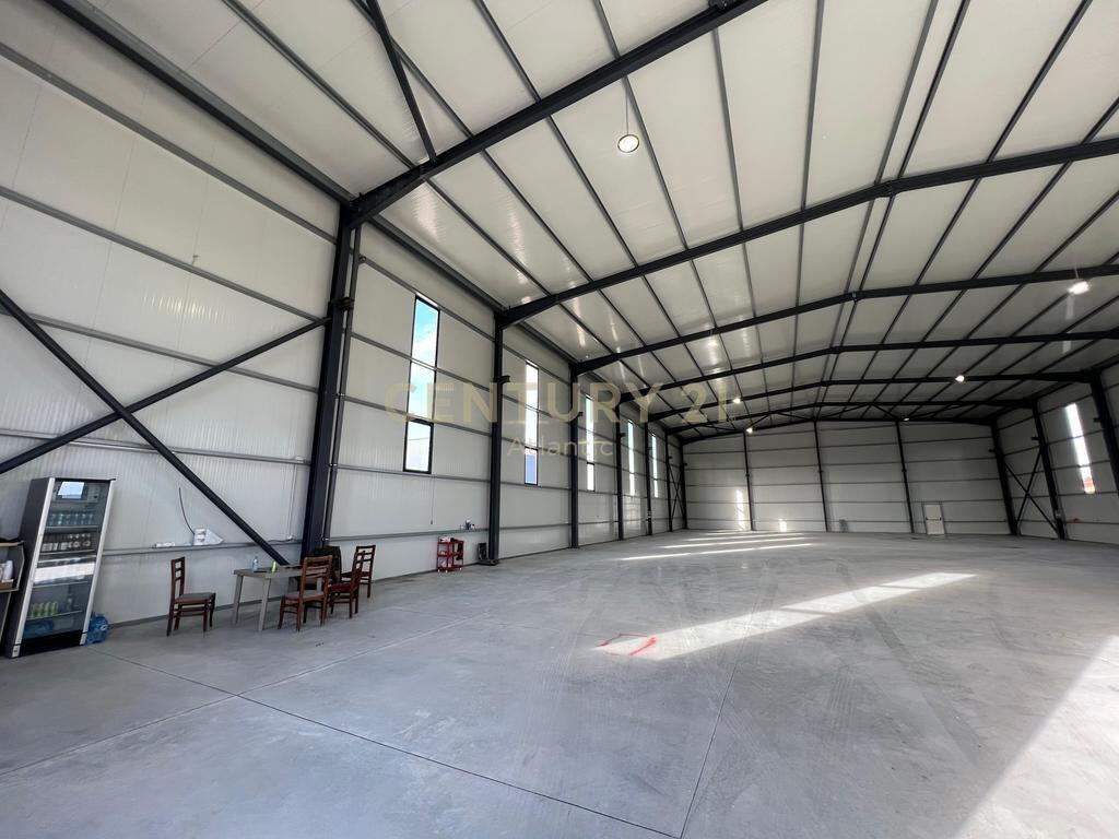 KAPANON I RI BUZE RRUGE PER QERA NE PJEZE DURRES ! 3,900 € /Muaj