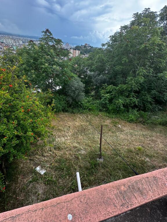 SHTEPI PRIVATE ME QERA MUZEUMI, DURRES