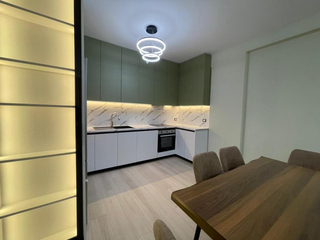 Apartament 2+1 per qira prane Hotel Radisson.