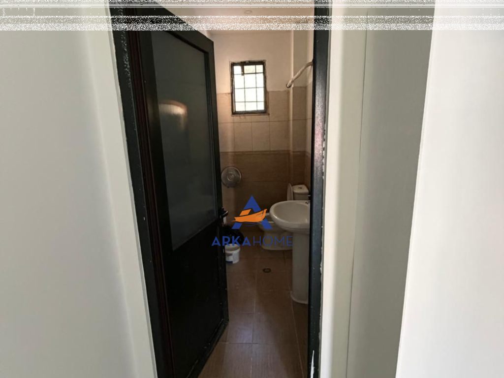 JEPET AMBIENT ZYRE ME QERA 150M2 "NE VASIL SHANTO" 1500 EURO