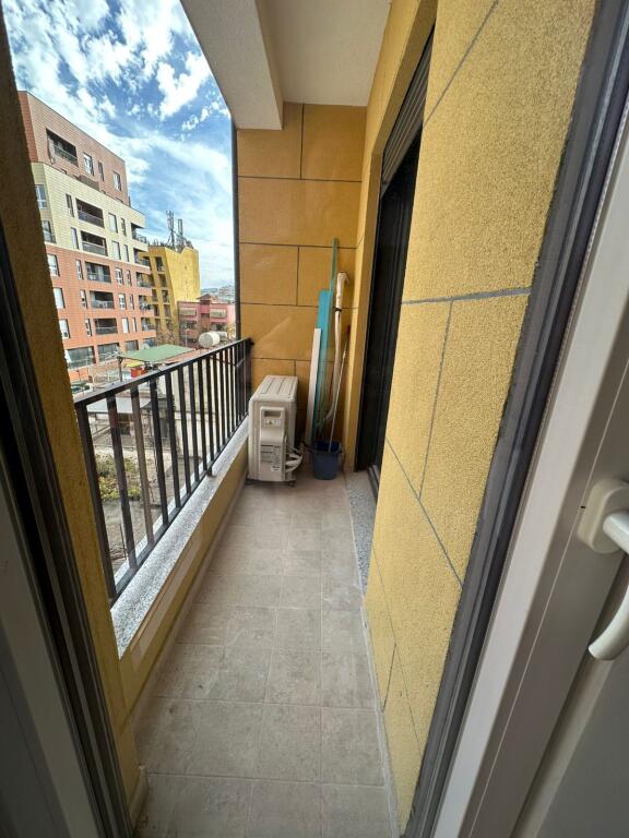 Apartament me qera 1+1