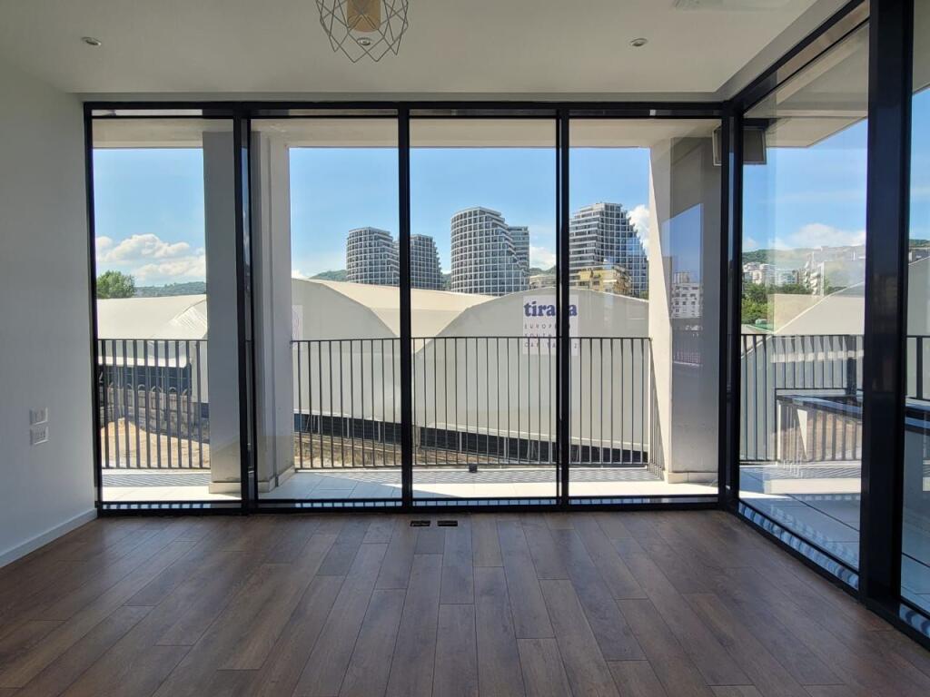 📌 Business Premises for Rent – Lake View