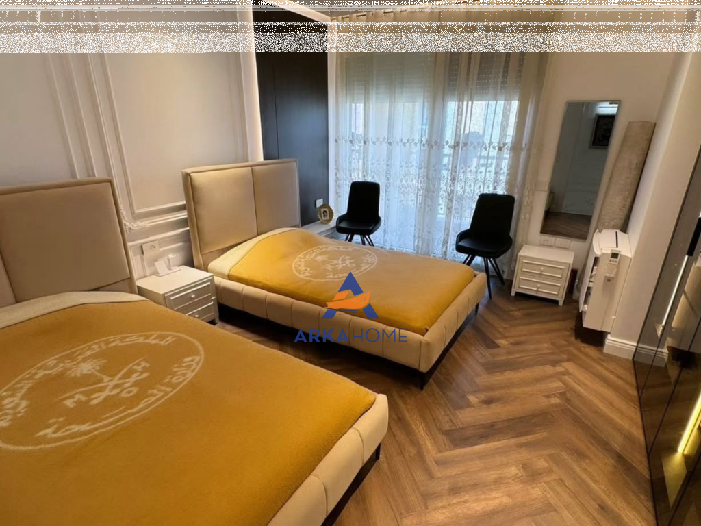 SHITET PENTHOUSE LUKSOZ 4+1+3 BALLKONE+2 POSTE PARKIMI "TE KODRA E DIELLIT" 649.000 EURO