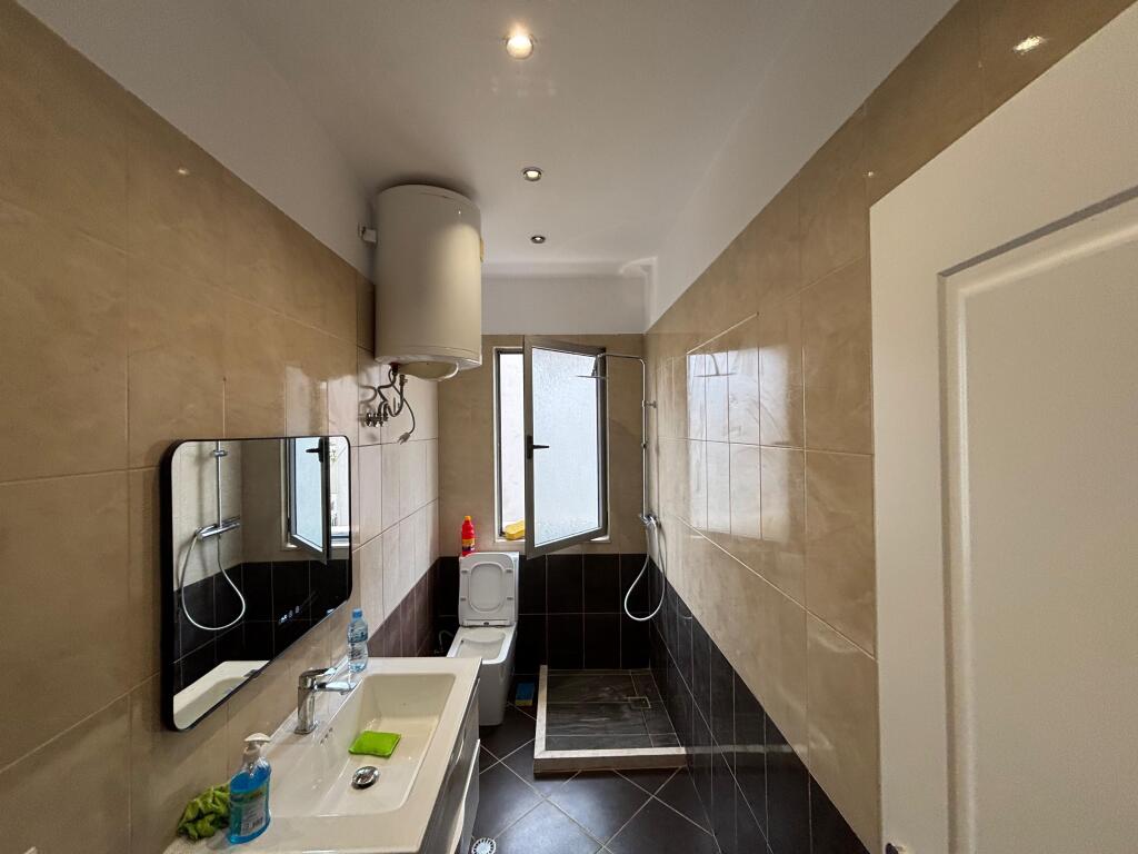 Vendesi Super 1+1 in Astir in vendita