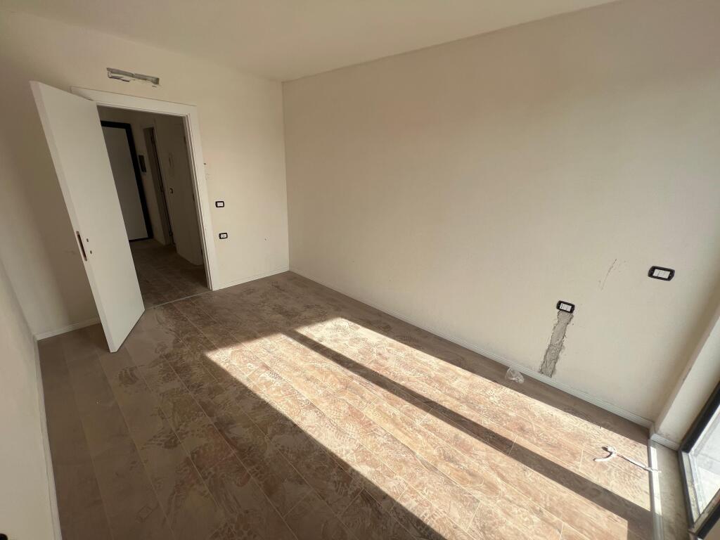 Shitet Apartament 2+1+2 Turdiu