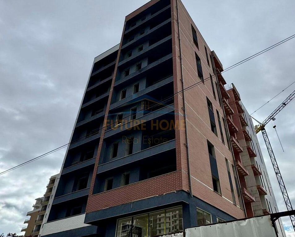 Shitet, Apartament 2+1+2, Fusha e Aviacionit, Tiranë.