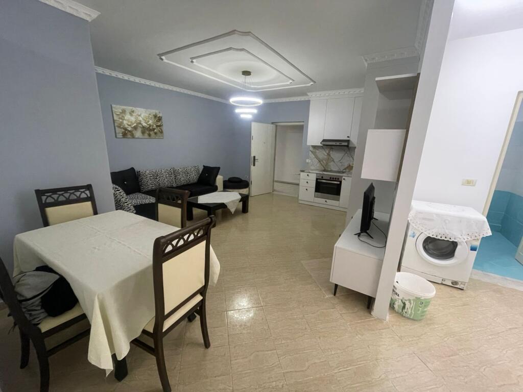 APARTAMENT ME QERA  1+1, RROTA E KUQE, PLAZH DURRES
