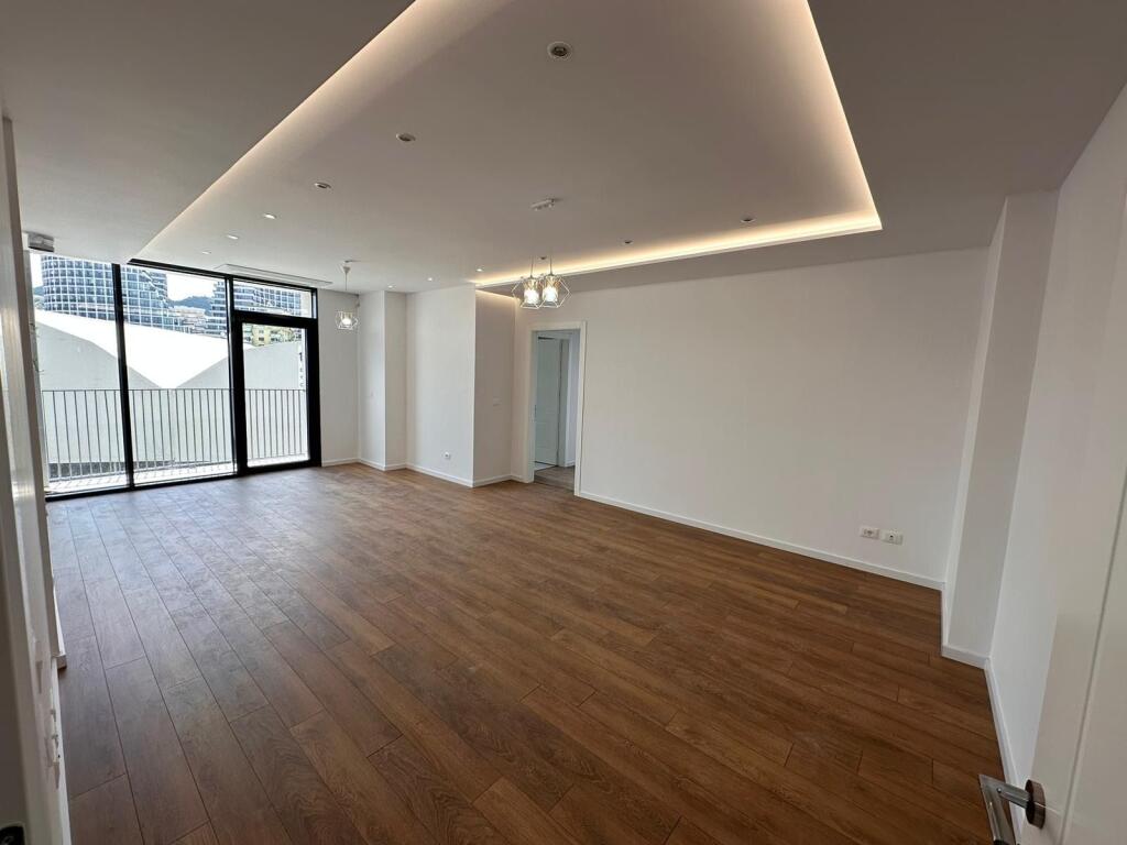 Jepet apartament  me qira  2+1 + post parking  Rruga e kosovarv Lake View,Rezidenc  Kati 2  Cmimi 1400 euro