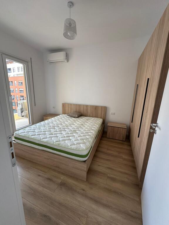 Apartament me qera 1+1