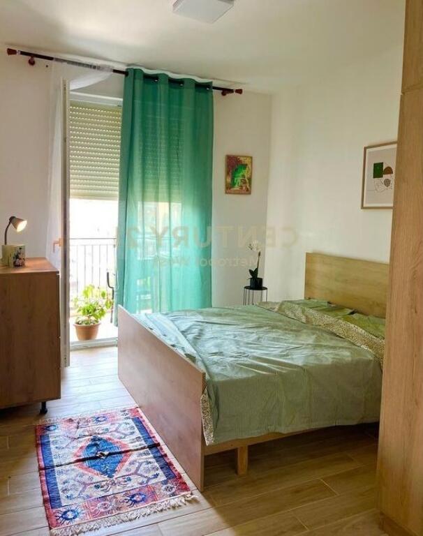 Apartament 1+1 me Qira tek Ish Tregu Elektrik.