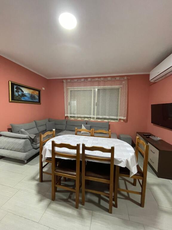 🏡 APARTAMENT ME QERA  2+1 ME POST PARKIMII PLAZH PRAN VIVAS HOTEL